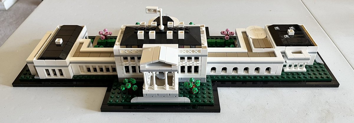 Puck_Cancer's tweet photo. The White House !!
… and now I wait for 2 weeks until #Apollo_11 #Lunar_Module missing parts arrive.
Gonna be so bored.
#Lego
#My_Entertainment
#Thank_You_Donors 🙏🏻
#White_House
1/2 https://t.co/o74AwBD014