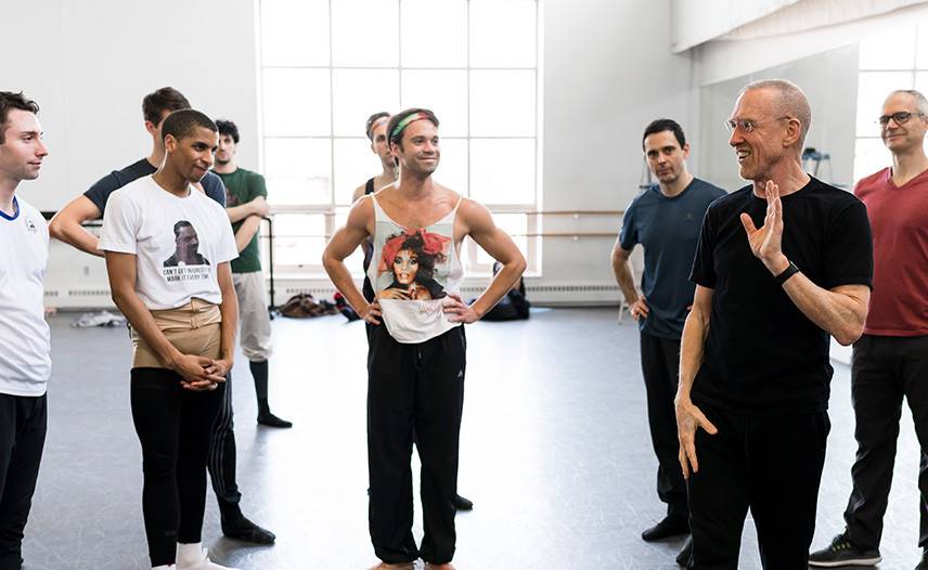 BostonBallet's tweet photo. Choreographer #WilliamForsythe returns this spring with two powerhouse ballets set to music by GRAMMY-nominated singer/songwriter #JamesBlake. 

Get to know the famed choreographer before you see his works on stage in #BBMINDscape, May 5–15 https://t.co/I8vJ8wlVJV https://t.co/bcKoJ7uxAu