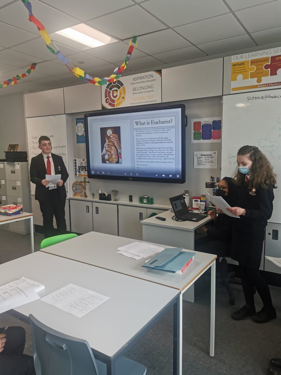 YCB_RS's tweet image. Mrs. Sotero’s class became the teachers today👩🏻‍🏫🍎 #rolereversal #studentbecomesteacher