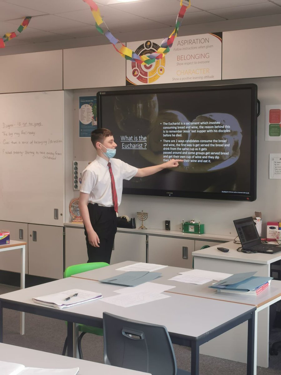 YCB_RS's tweet image. Mrs. Sotero’s class became the teachers today👩🏻‍🏫🍎 #rolereversal #studentbecomesteacher