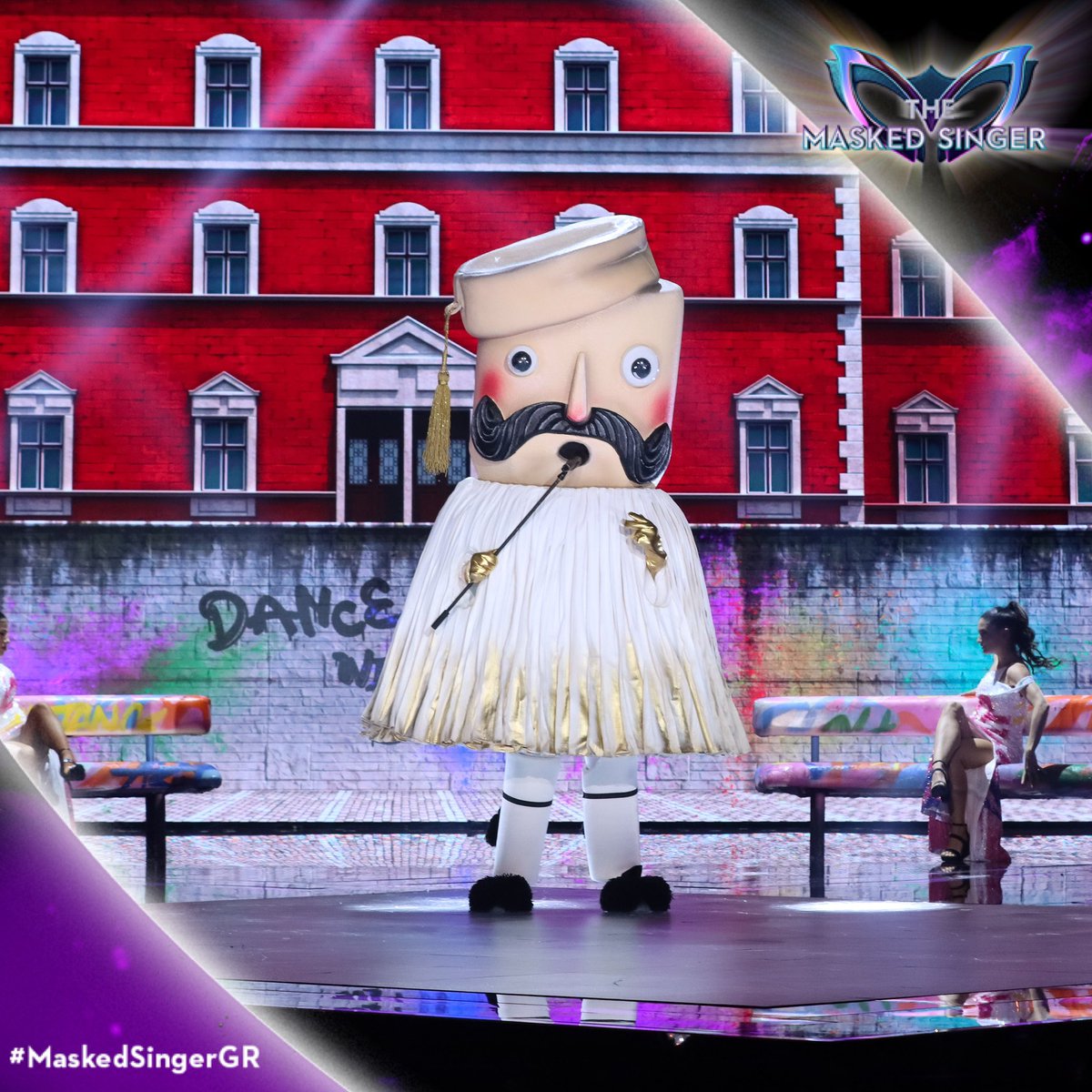 Dance with somebody ⚡️ Απο τον Τσολιά του #MaskedSingerGr