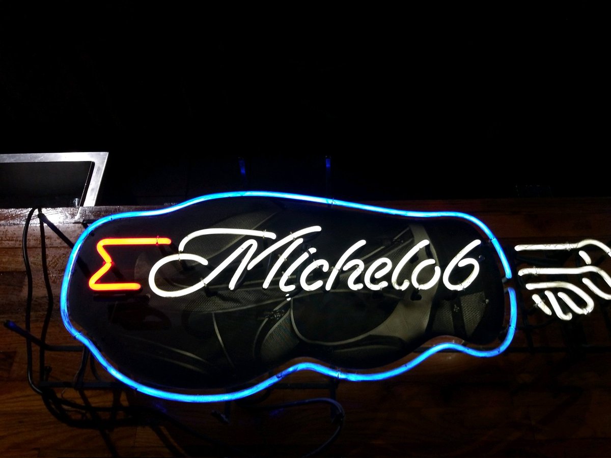 Tubbys Tavern tweet media