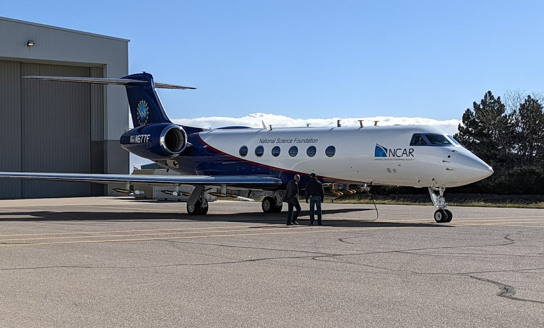 Pedro_CUBoulder's tweet photo. Today we are flying the second flight of the #TI3GER project, looking at iodine chemistry in the gas phase and particles in both the troposphere and stratosphere. Feels great to be able to fly again! And also nice to be back on the @ncareol #GV https://t.co/x5ZcNCcIng