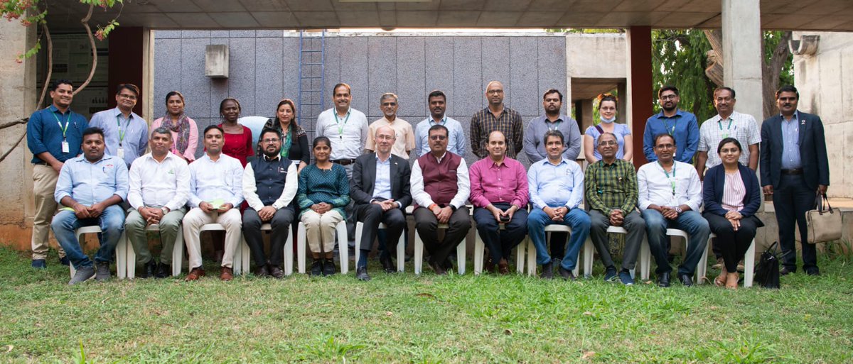 AgroBericht's tweet photo. RT @ICRISAT: Hon. Agri. Counsellor from Dutch Embassy @MichielvanErkel and Indian representatives of companies in the Netherlands visited #ICRISAT research facilities to explore opportunities of working together. https://t.co/8gZNmfjhGN