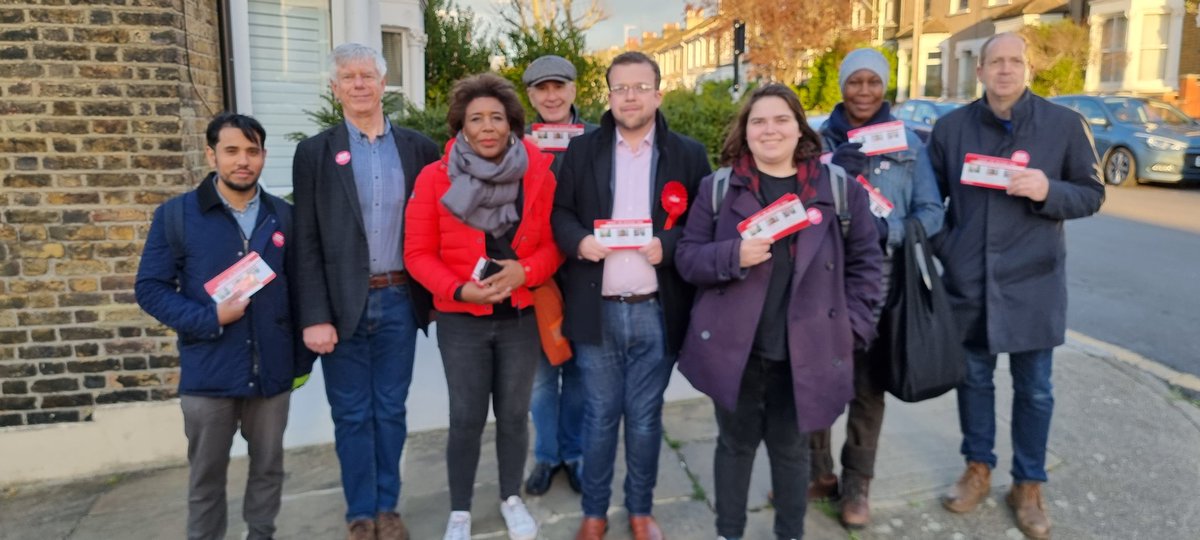 Great to be out talking to voters in #greenwichpeninsula this evening. People genuinely pleased to see us and talk to us about what they want to see in the ward and how a <a href="/UKLabour/">The Labour Party</a> council can deliver that with <a href="/David_Llew/">David Gardner 🇪🇺🇬🇧🌍🇺🇦</a> and <a href="/dscottmcdonald/">Denise Scott-McDonald</a>