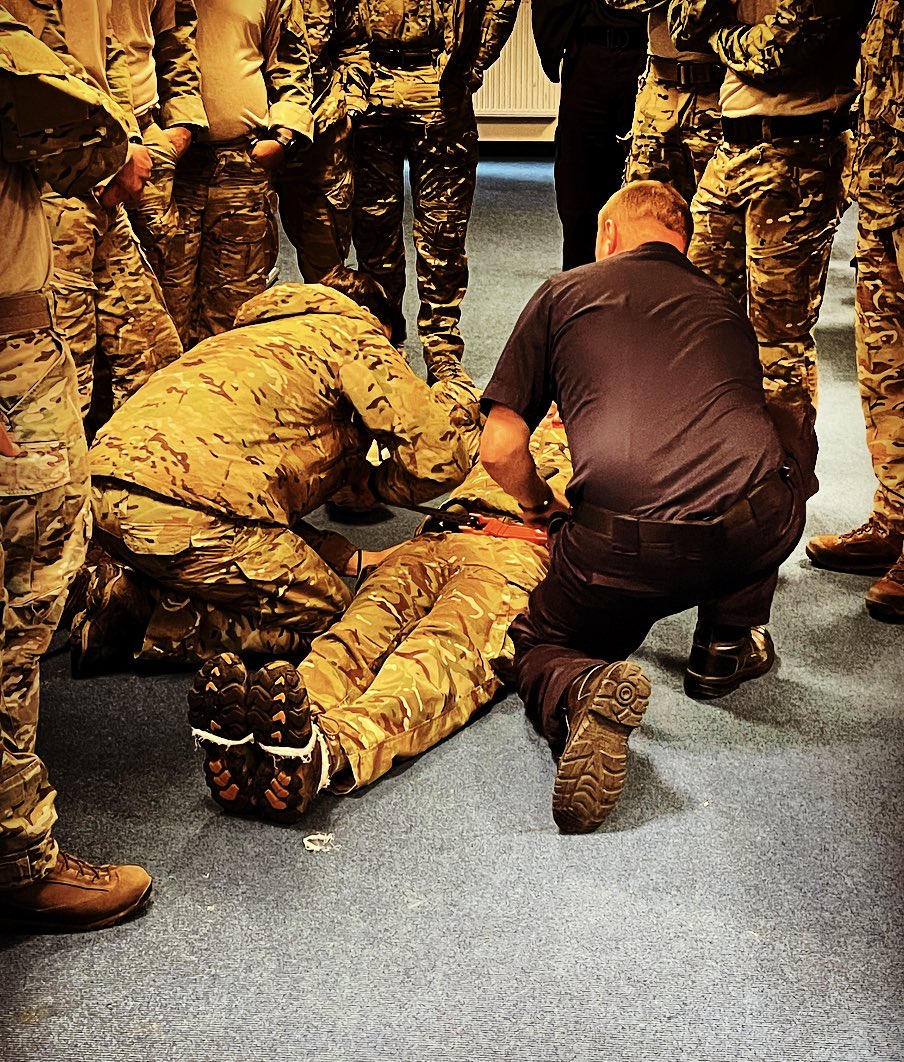 GMJPHelliwell's tweet photo. Was a pleasure to help facilitate some joint training with 4/73 Special Op battery today. Joint learning/training only strengthens ties and increases skills mutually benefitting all parties. Today’s themes were RTC and trauma care. Special thanks goes to @GMFRSrtcteam https://t.co/gJ4D3AaPEB