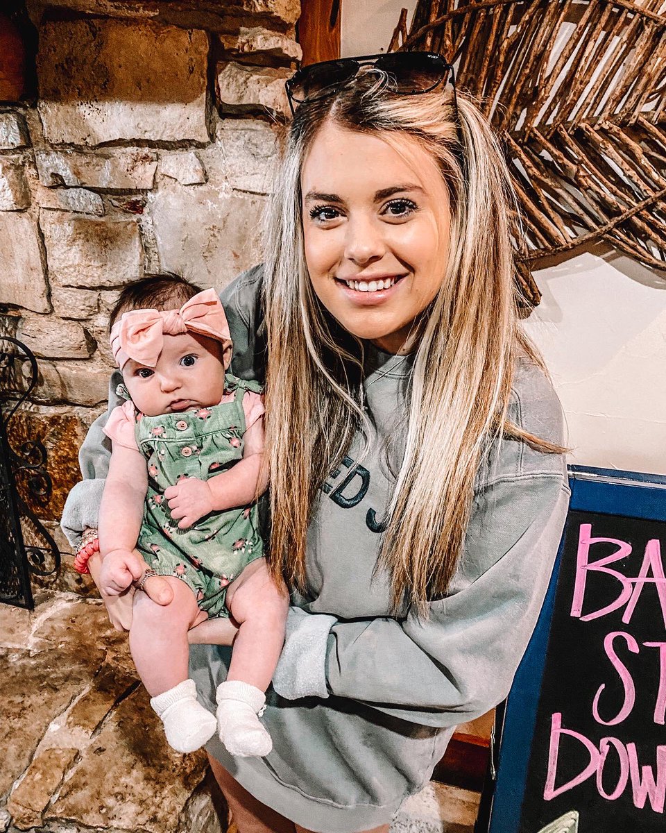 karleeeraay's tweet photo. I haven’t posted my daughter on twitter yet so meet Kenlee Ray🤍🤍 https://t.co/kzxgQHGsG9