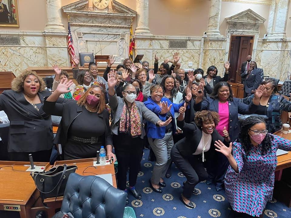 RachelJforMD's tweet photo. Congratulations to our new Supreme Court Justice, Ketanji Brown Jackson on your confirmation to the U.S. Supreme Court!!!!! The women of Legislative Black Caucus of Maryland celebrate you on this momentous confirmation!
#WWBW #KBJ #SCOTUSConfirmation #LBCM https://t.co/BudgI2v2k7