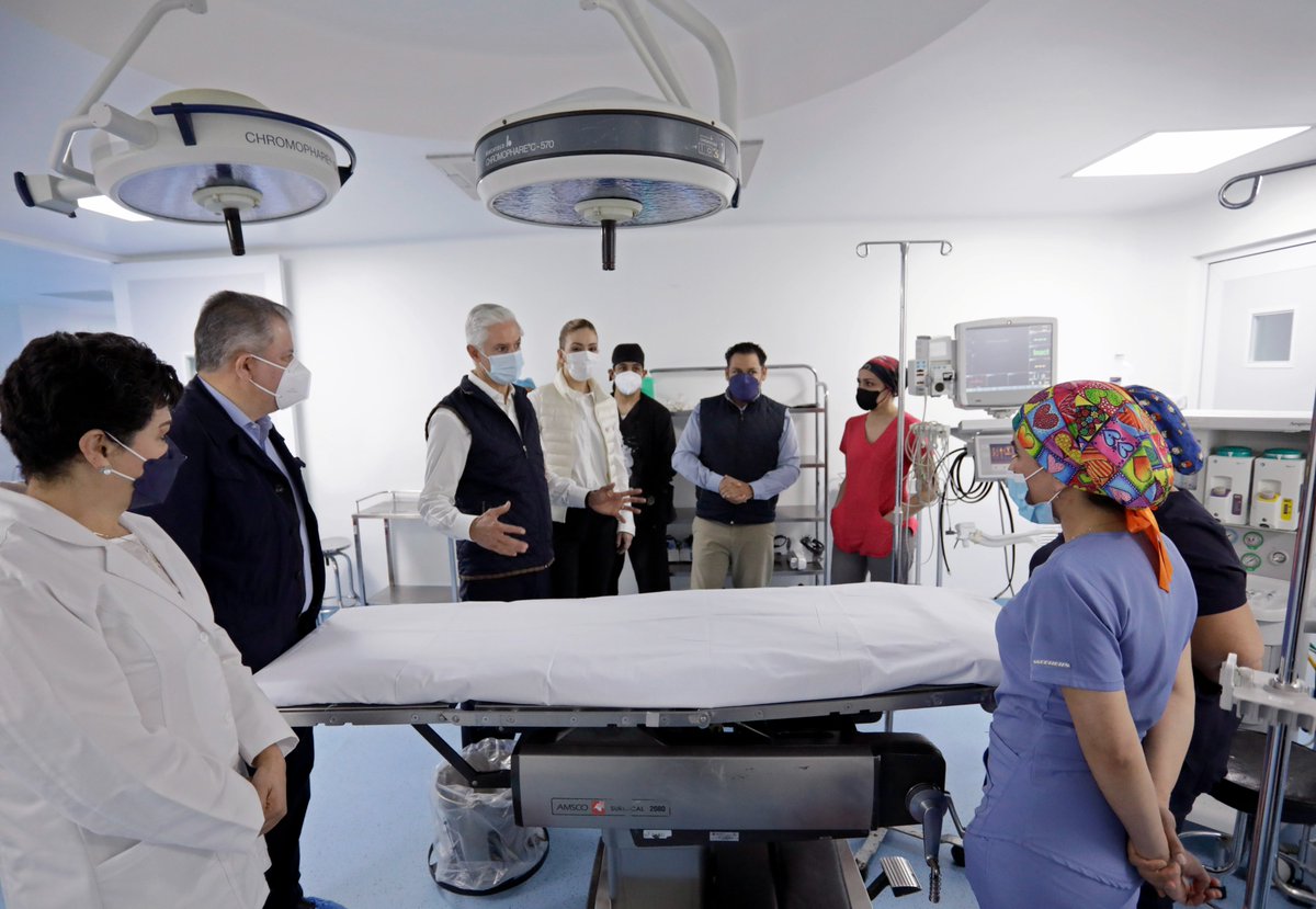Visité con mi esposa <a href="/fercastillodm/">Fernanda Castillo</a> el Hospital para el Niño del Instituto Materno Infantil del #Edoméx. Ahora cuenta con cuatro nuevos quirófanos para garantizar una mayor cobertura en cirugías de especialidad.