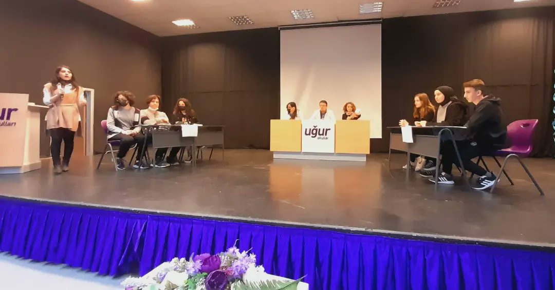 UOCanik's tweet photo. Uğurlu Münazar 10. Sınıflarımız finalini heyecanlı bir yarışma ile tamamladık. 💜
#UğurluMünazara
@endergur55 @primitif2755 @SeyitahmetSulu2 @atonyali61 @eflatun3778 @SevgiDalg https://t.co/EiQ7M1zpid