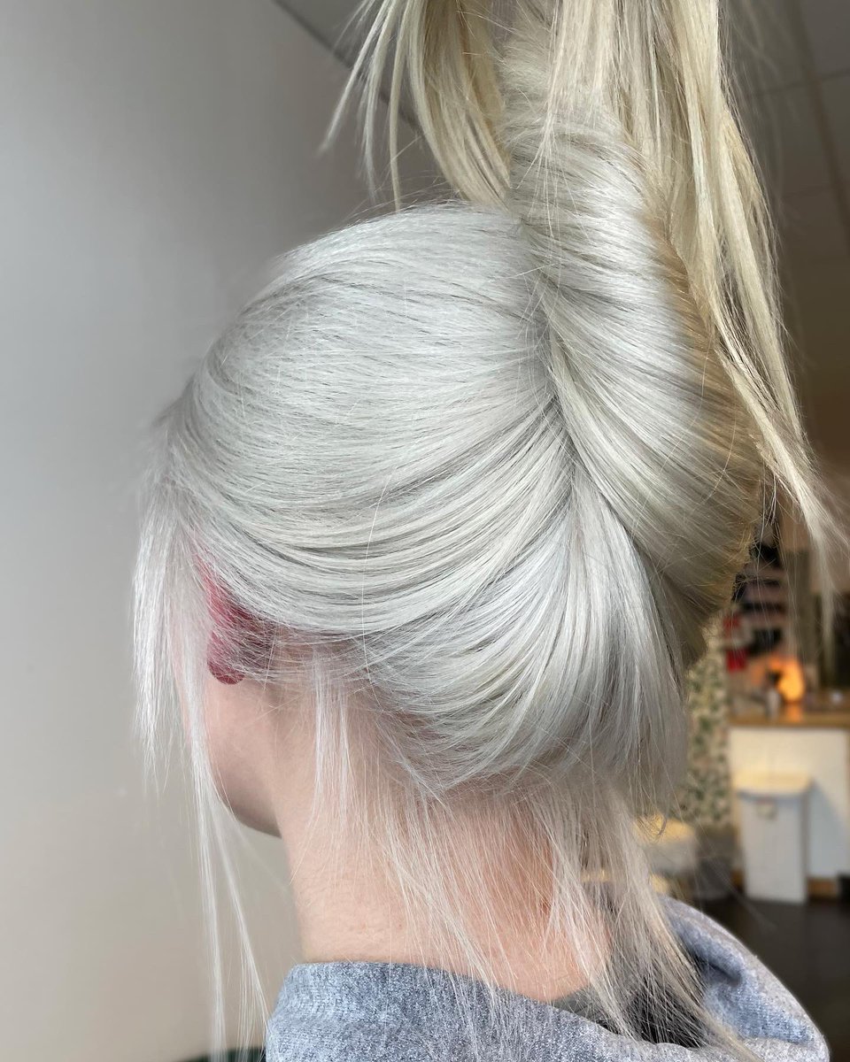 livpell2's tweet photo. I love my job &amp; blonding season 🤍 https://t.co/WPPq2DLlxq