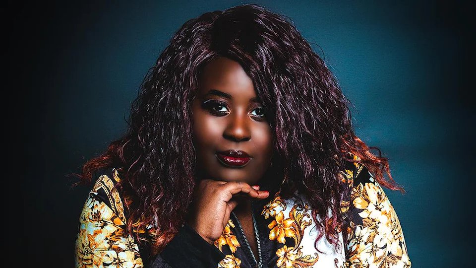 Phare Ouest (@phareouestrc) on Twitter photo Case départ, un nouveau titre en français pour <a href="/missyd_femcee/">Missy D</a> avant un EP prévu pour le printemps.
« C’est un peu le commencement, je retourne aux débuts », se confie-t-elle au micro de <a href="/MVIL/">Marie Villeneuve</a> sur <a href="/icircpremiere/">ICI Première</a>
🎶ici.radio-canada.ca/ohdio/premiere… Case départ, un nouveau titre en français pour <a href="/missyd_femcee/">Missy D</a> avant un EP prévu pour le printemps.
« C’est un peu le commencement, je retourne aux débuts », se confie-t-elle au micro de <a href="/MVIL/">Marie Villeneuve</a> sur <a href="/icircpremiere/">ICI Première</a>
🎶ici.radio-canada.ca/ohdio/premiere…