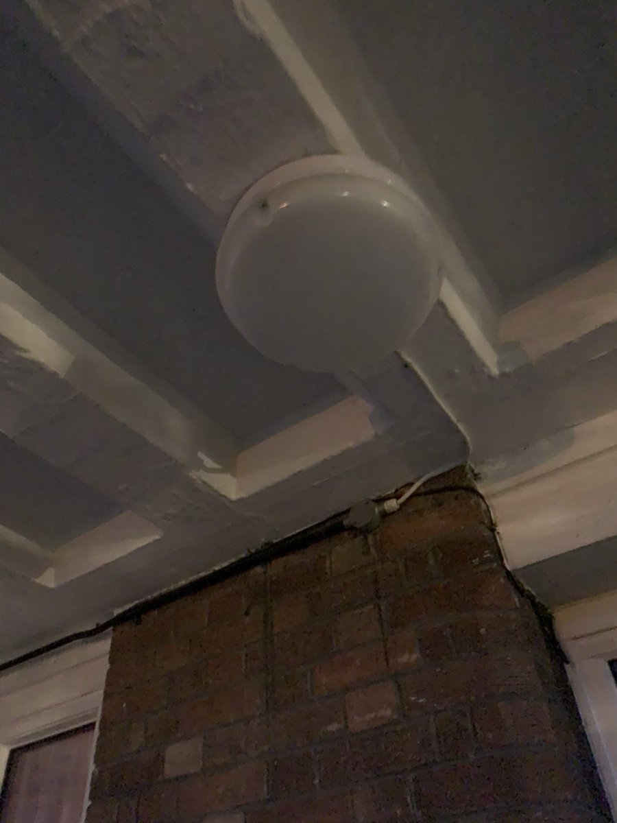 CharlieL28's tweet photo. @PeabodyLDN @helloPeabody 2nd night with no lights in the block, really not sure what the contractor saw last night as he reported back he couldn’t find no fault! Yet all residents in this block is in darkness! Can’t access lift as no light! #safety #electricalfault #disabled #Autistic #dontlie https://t.co/plm0qsKNUw