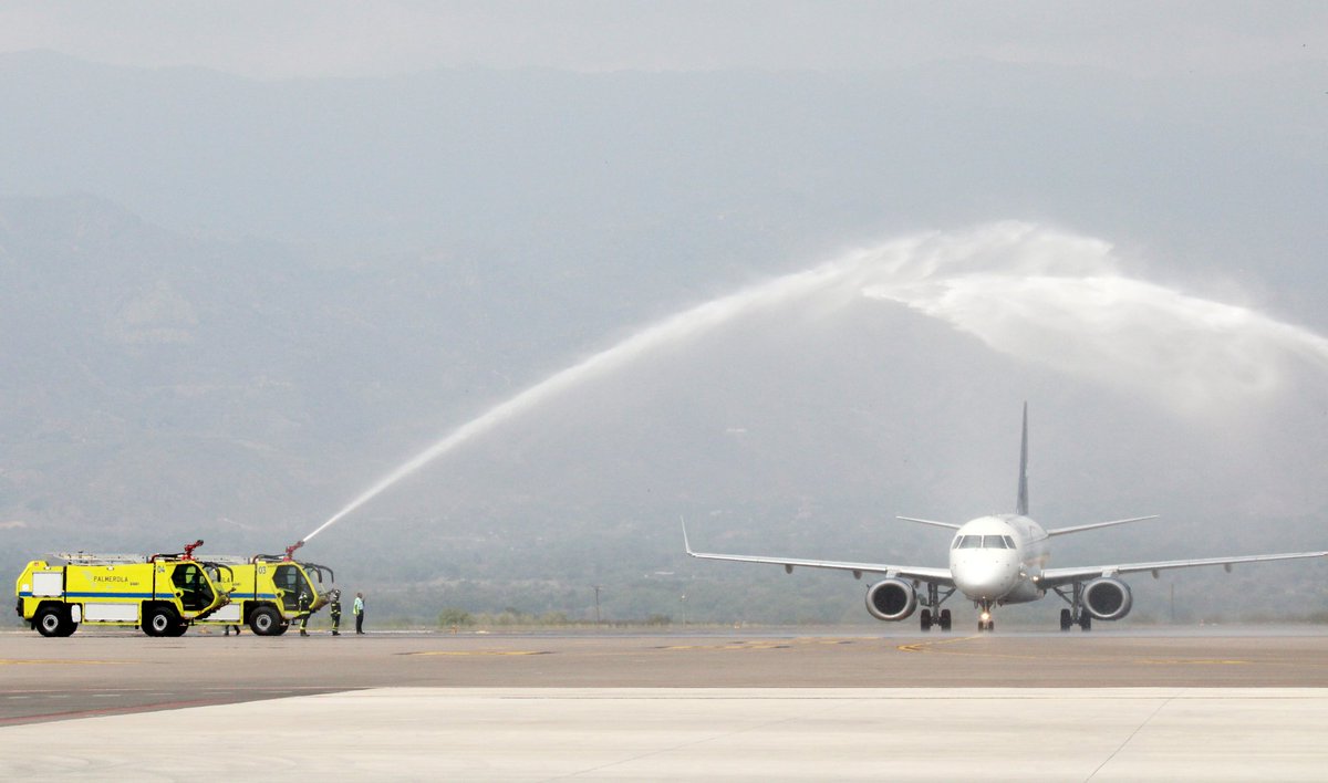 lenir_perez's tweet photo. Damos la bienvenida a @Aeromexico por la llegada de su primer vuelo a @PalmerolaXPL

Nos enorgullece que estamos aumentando la conectividad de la zona Central para beneficio de los viajeros y la economía. https://t.co/IlylLmYxEe