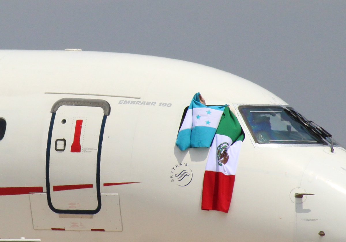 lenir_perez's tweet photo. Damos la bienvenida a @Aeromexico por la llegada de su primer vuelo a @PalmerolaXPL

Nos enorgullece que estamos aumentando la conectividad de la zona Central para beneficio de los viajeros y la economía. https://t.co/IlylLmYxEe