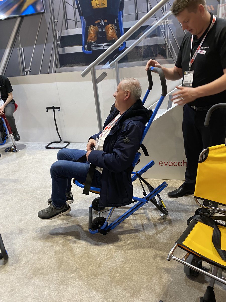 Craig_roberts18's tweet photo. Excellent day networking at Birmingham’s NEC today with Europa Worldwide Minworth and Corby teams - some great products on display - even got the facilities team trying out some of the kit #fse2022 #hse2022 #PPE #healthandsafety https://t.co/qISYR8KUiZ