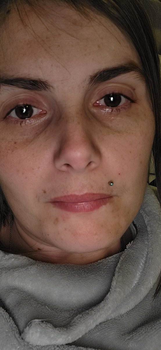 lamarse25011964's tweet photo. @LauraPausini ecco come sono dopo questa meraviglia!!! Ogni secondo è nella mia pelle.. ogni momento mo ha fatto tremare il cuore.. le lacrime scendono da sole! Grazie di qste emozioni laura! Idolo mio tvb un sacco.. baci dalla Francia e ancora congratulazioni è uno spettacolo! https://t.co/toh7CQJsjA