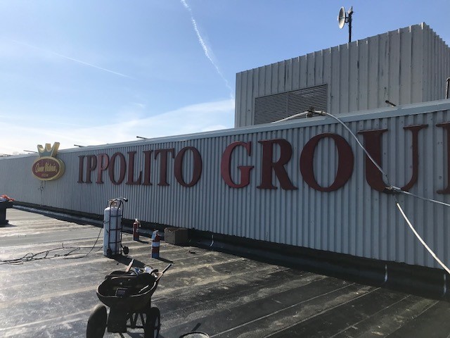 GroupNedlaw's tweet image. #TBT
A #NedlawRoofs Project: Ippolito Group
Completed: 2019

10,000sq.ft, 2-ply #modbit #reroof and Henry/Bakor membrane installed on this warehouse for North America's largest distributors of premium produce located in Burlington, ON 

 #roofreplacement #reroof #throwback