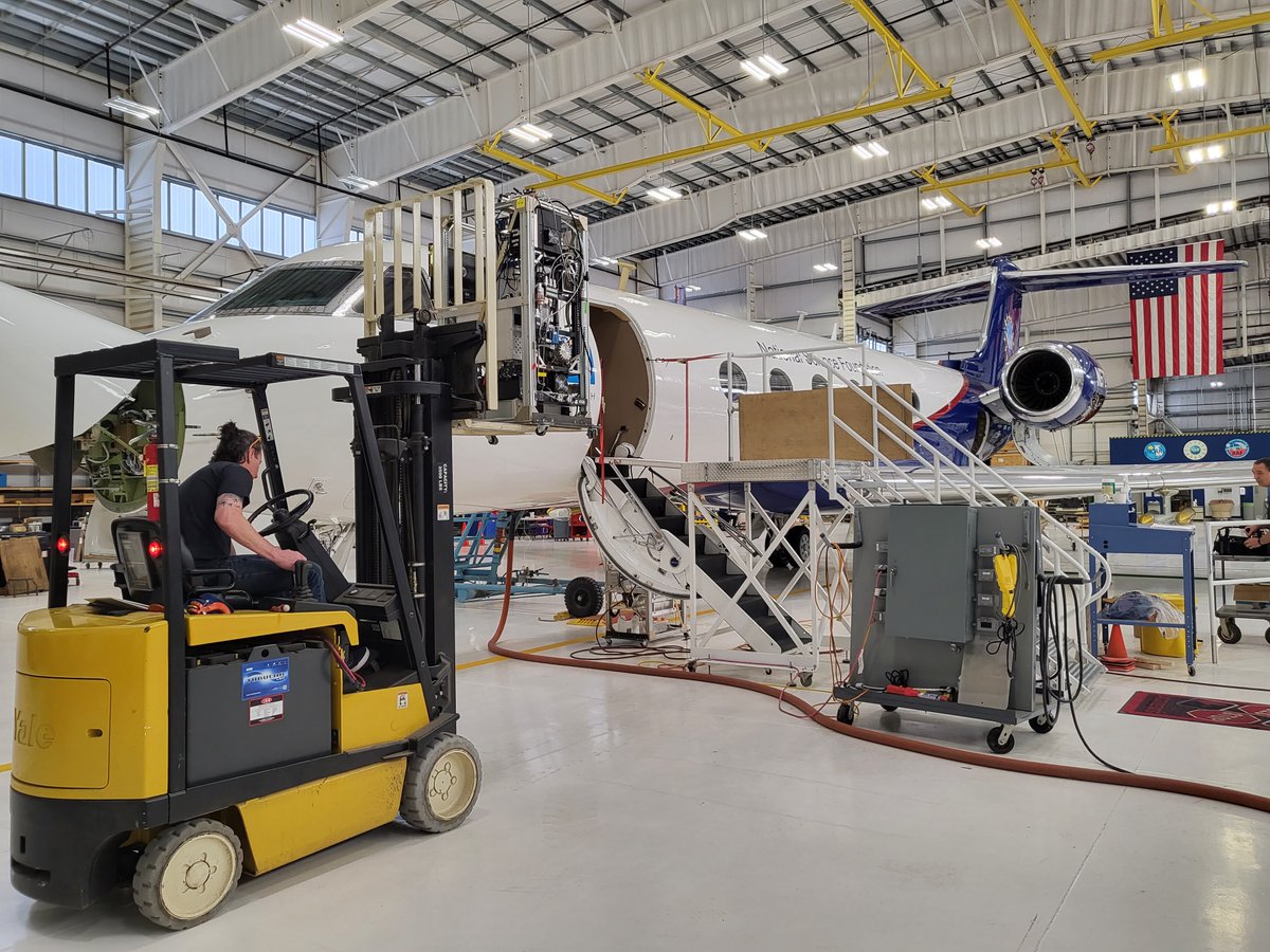 Pedro_CUBoulder's tweet photo. Getting our aircraft AMS to fit on the #GV has been...interesting, kudos to the rest of the CU aircraft team for a great job @DKim_Chem @HongyuGuo_ @DougChem @JgrpBoulder! Looking forward to more flying in the next weeks out of Kona, HI https://t.co/JajPkf5z0v