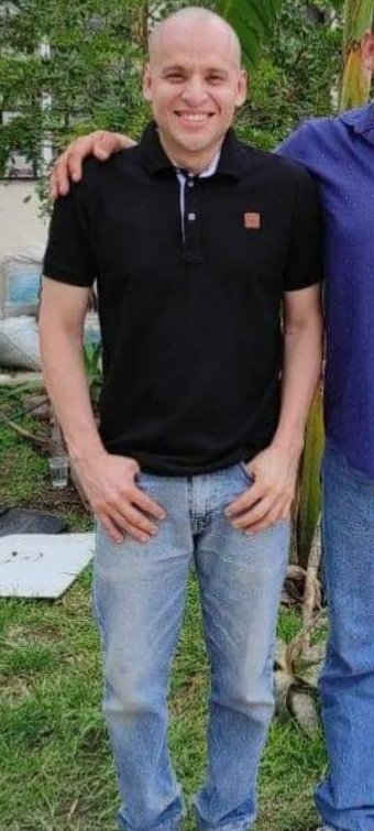 andy_1407's tweet photo. Me ayudan a compartir.
Es hijo de una vecina y desapareció el día de 5 de abril, su nombre es Oscar Omar Sánchez Haro de 40 años, tiene un tatuaje de dragón en el pecho.
Lo último que se supo de él fue que se encontraba en su casa ubicada en Zapopan
Cualquier inf al 33 3320 9544. https://t.co/ATeyMVmfIO