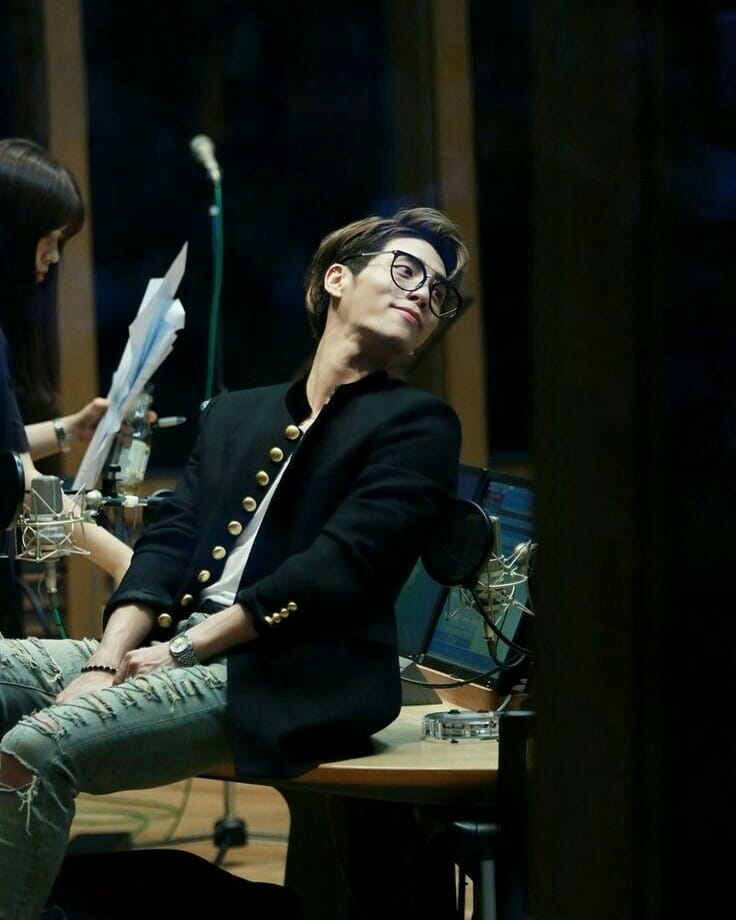DarloBeth's tweet photo. Happy bday jjong 💙 https://t.co/WLlgtmc28t