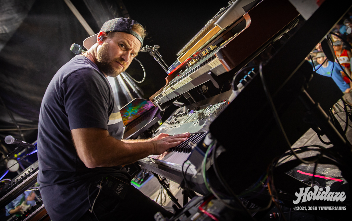 Holidaze tweet media