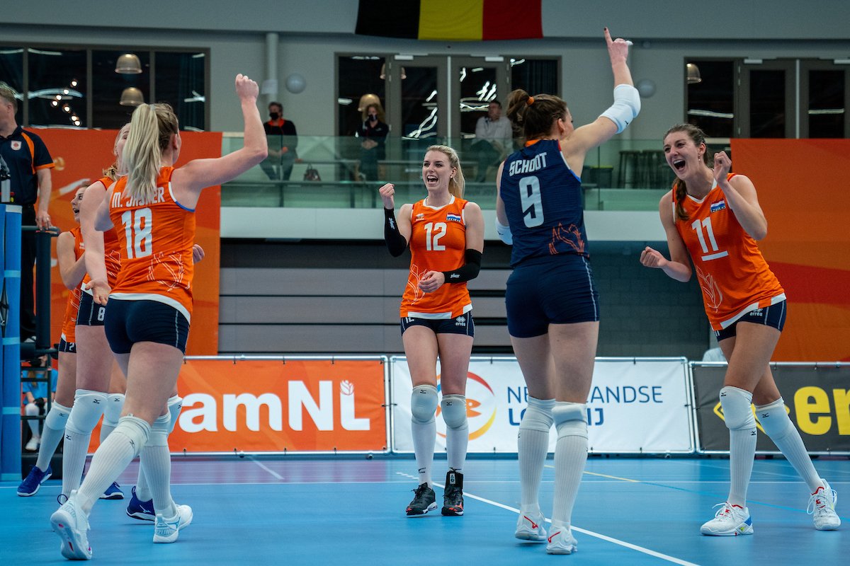 Volleybaldames's tweet photo. Buy your tickets now! 🥳 De ticketverkoop voor onze oefeninterland tegen Frankrijk op 19 mei is gestart! 💥 Ben jij er bij in SaZa Topsporthal in Doetinchem? Ga snel naar https://t.co/TUtv1rKdrV!

#LetsGoOrange #TeamNL #Electrifying2022 #WKVolleybal2022 https://t.co/xIO3OTcsDf
