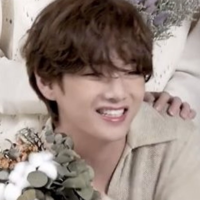 taetaethinker's tweet photo. his pretty smile https://t.co/ViW9axKmbp