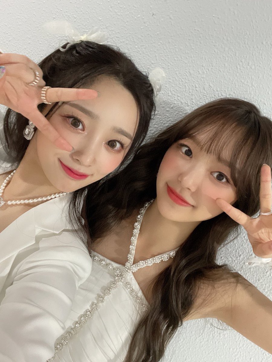 lightsumpics's tweet photo. yujeong for hina's birthday
#HINAmonroll_SpringBirthday
#봄에_핀_첫사랑꽃_히나날 https://t.co/TDUztTcTgu