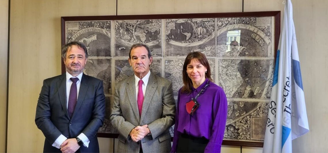 Andrés Allamand <a href="/allamand/">Andrés Allamand</a> y la SEGIB <a href="/SEGIBdigital/">SEGIB</a>  comprometidos con el #arbitraje CIAR en reunión con <a href="/JavierIscar/">Javier Íscar de Hoyos</a> y Ximena Gómez ⬇️
centroiberoamericanodearbitraje.org/es/andres-alla…