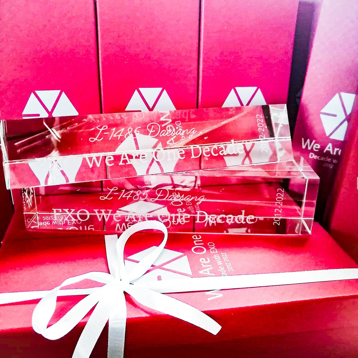 EXOBreakingNews's tweet photo. EXO FANBASES PROJECTS FOR EXO ANNIVERSARY 😭😭😭WE ARE ONE ❤️👍 MASS RETWEET &amp; LIKE 🔥 

#10YearsWithEXO #PUBEXO_Project
#AlwaysAndForeverEXO
#EXOWeAreOneDecade @weareoneEXO https://t.co/hLDqRKQLn8