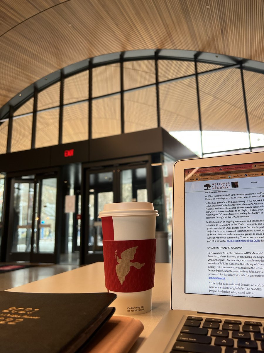 SamSchPR's tweet photo. La Colombe on a rainy day >>>>> #KleinWrites https://t.co/HqpftAXyYg