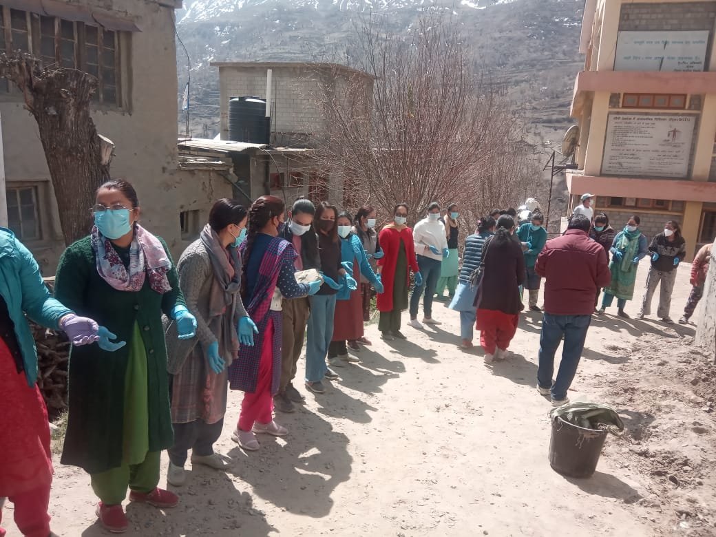 IKeylong's tweet photo. ICMR-RMRC FS Keylong celebrated World health day by participating in cleanliness drive in the RH Keylong premises followed by awareness meeting at conference hall.
@DoctorRajnikant 
@ICMRDELHI https://t.co/ugLMruX5Kj