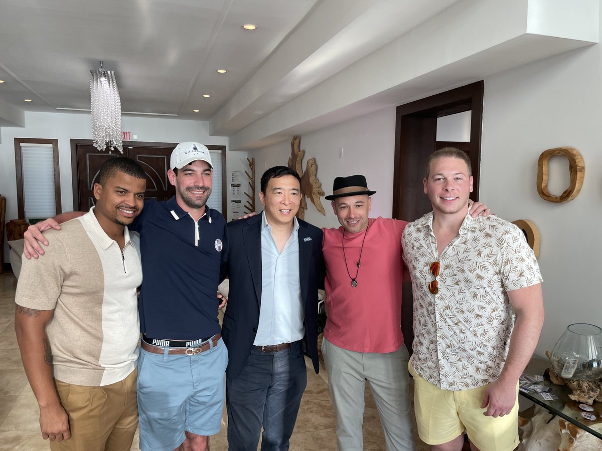 Balcony (@balconytech) on Twitter photo A massive thank you to <a href="/AndrewYang/">Andrew Yang🧢⬆️🇺🇸</a> for stopping by at the Balcony House during #Bitcoin2022!
We look forward to seeing you soon at our future events.
In case you missed the chance to attend, join the discord to be notified for the next event 😉
discord.gg/balconydao
#Web3 A massive thank you to <a href="/AndrewYang/">Andrew Yang🧢⬆️🇺🇸</a> for stopping by at the Balcony House during #Bitcoin2022!
We look forward to seeing you soon at our future events.
In case you missed the chance to attend, join the discord to be notified for the next event 😉
discord.gg/balconydao
#Web3