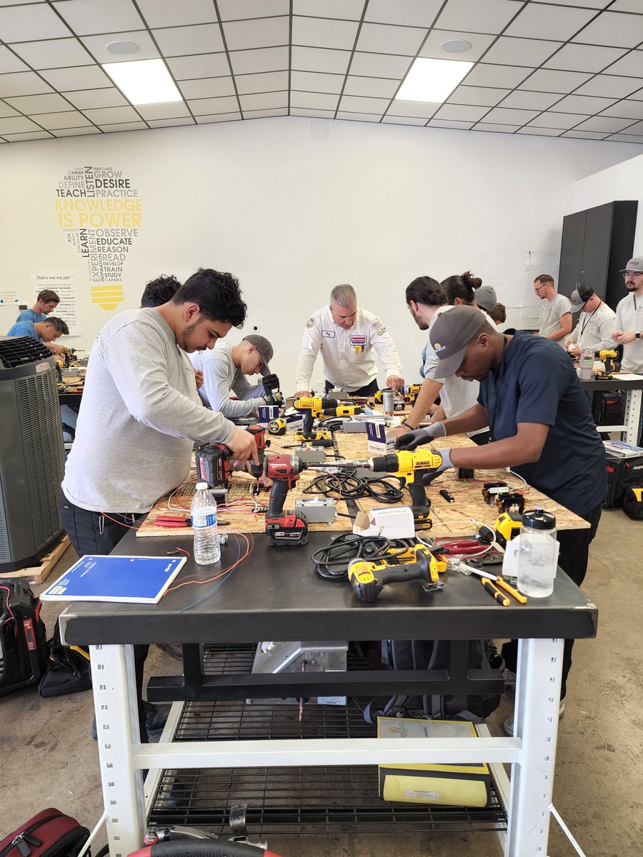 HowardAir's tweet photo. 🐧⭐ Class is in Session ⭐🐧

The next group of Service Champions began their hands on training this week at Howard Air Academy locations. Classes involve an intensive classroom, hands-on and in-field experience. Once completing graduation these students will be the future!✅ https://t.co/F4u935D3EI
