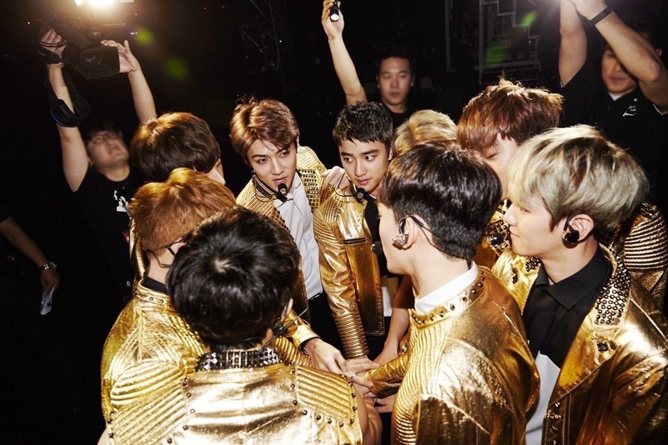 jhnnldym's tweet photo. Happiest 10th anniversary to my home exo. 

#1ΞX0 https://t.co/hf6bPwVeIX
