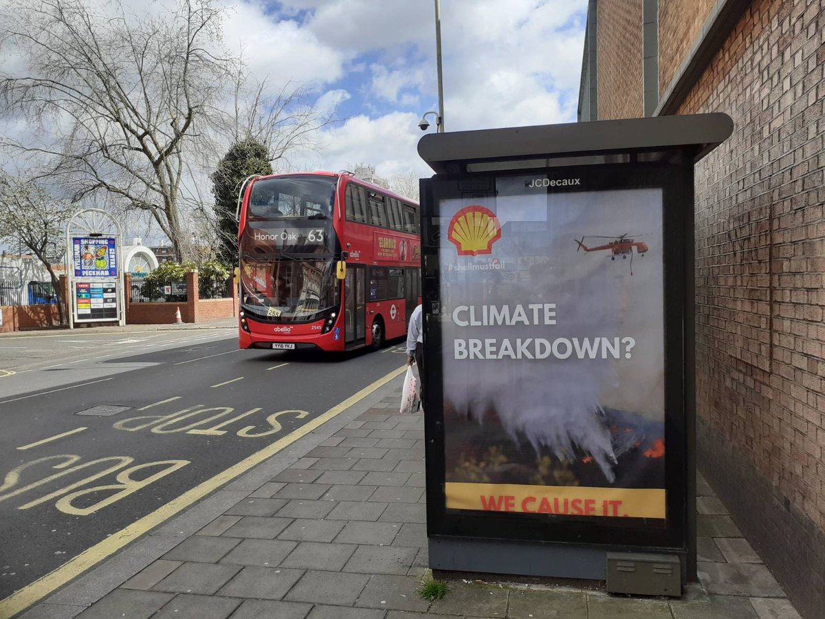 👀Spotted in London.

<a href="/Shell/">Shell</a> can run, but they can't hide from climate justice. 

Just this week, the #IPCCReport warned us that we cannot burn more fossil fuels if we want to secure a livable future.

There's no place for them in tackling the climate crisis. #ShellMustFall