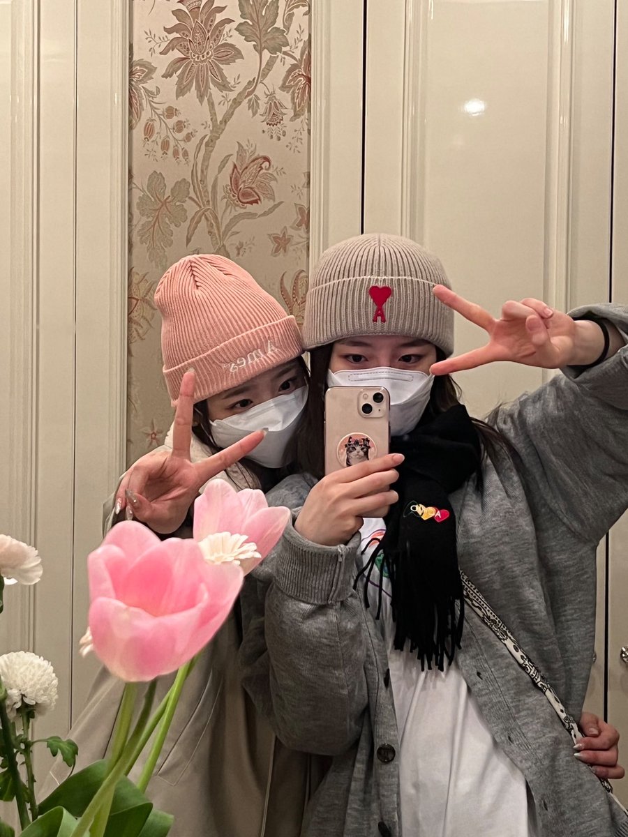 lightsumpics's tweet photo. juhyeon for hina's birthday
#HINAmonroll_SpringBirthday
#봄에_핀_첫사랑꽃_히나날 https://t.co/bP0MOl42DB