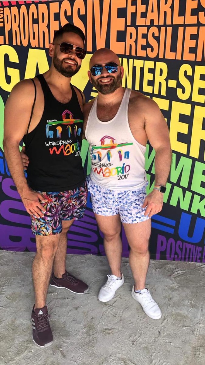 PapiCyeran's tweet photo. Throwback to Miami Beach Pride pre-pandemic.
#pride #sobepride #southbeach #miamipride #lgbt #twitch #tbt #twitchgamer #twitchgaymer #twitchpride #streamer #streaming https://t.co/1y1nvjSkyS