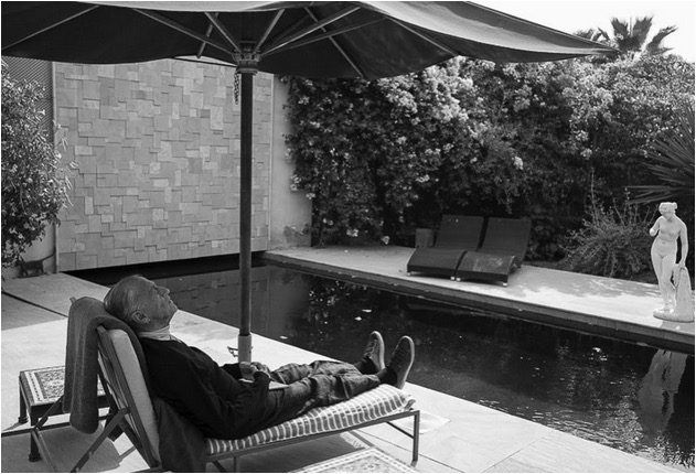 FreckVreeland's tweet photo. Slow living captured by my son @nvreeland. #monkwithacamera #freckvreeland #slowliving #slowluxury #Rome #sunbathing #patio #pool #style https://t.co/v1gxnoLTmj