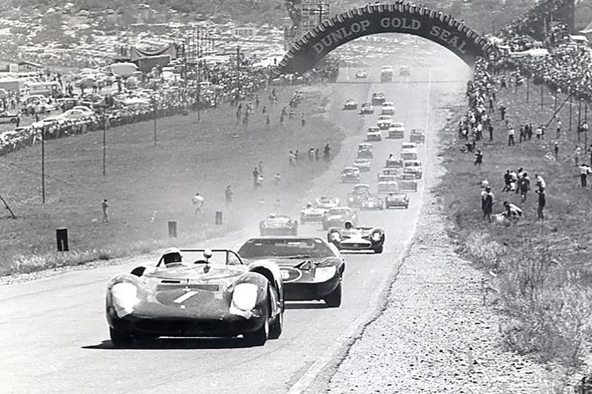 juanjoabsolut's tweet photo. El piloto con el que mรกs ha compartido volante #DickAttwood es el gran #DavidPiper, 19 veces, con victorias en Kyalami y buenas clasificaciones en Daytona, Le Mans... @historacing @VicarioMartin @horacio_porta @LM__ @Joargomez @josetellaetxe https://t.co/U2MAPvfwDT