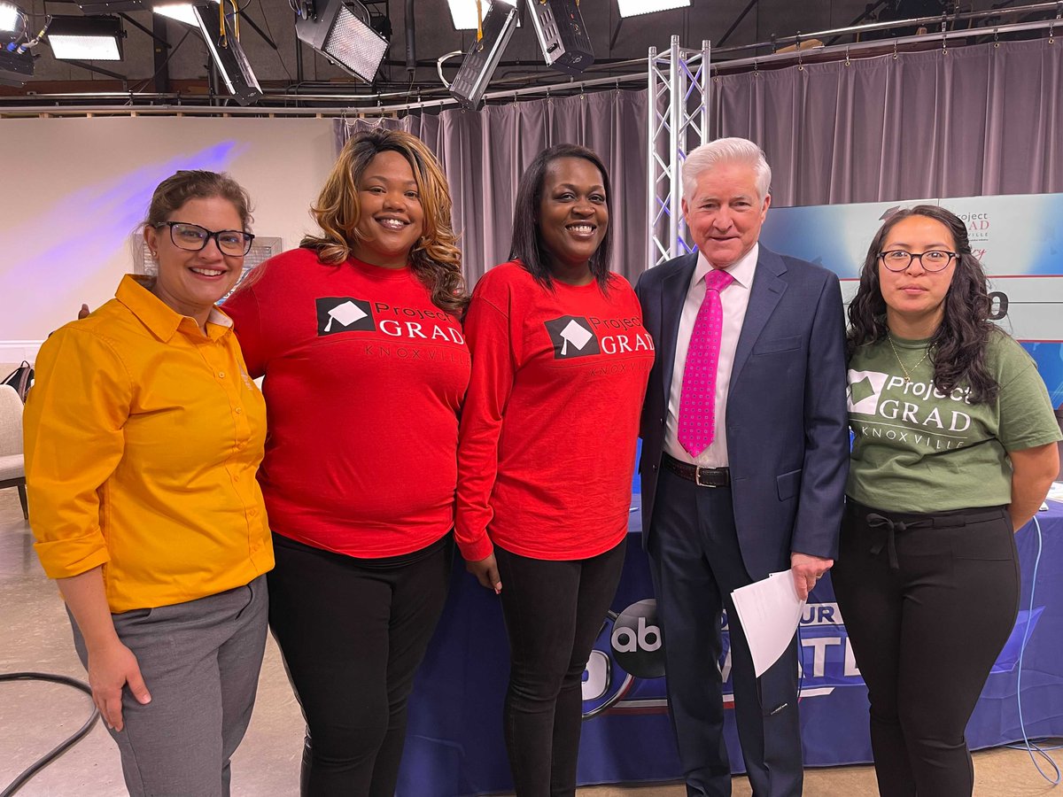 6News's tweet photo. @DonDareWATE paid a visit to the Project GRAD Telethon volunteers. @educateknox + @ProjectGRADKnox are ready to take donations.
CALL | 865-582-4985
MORE | https://t.co/Qw96wTWL3n https://t.co/msAQAnEVe1