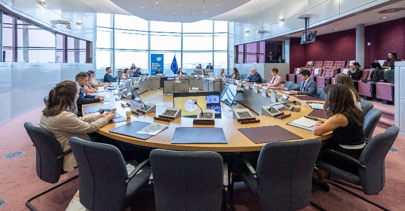 EUInterpreters's tweet photo. 🧒💭👧 Our #ConferenceManagers have been working behind the scenes at today’s European Year of Youth policy dialogue with @TimmermansEU providing logistics, coordination and live streaming 

Watch the policy dialogue again here 👇

#EYY2022 #EuropeanYearofYouth