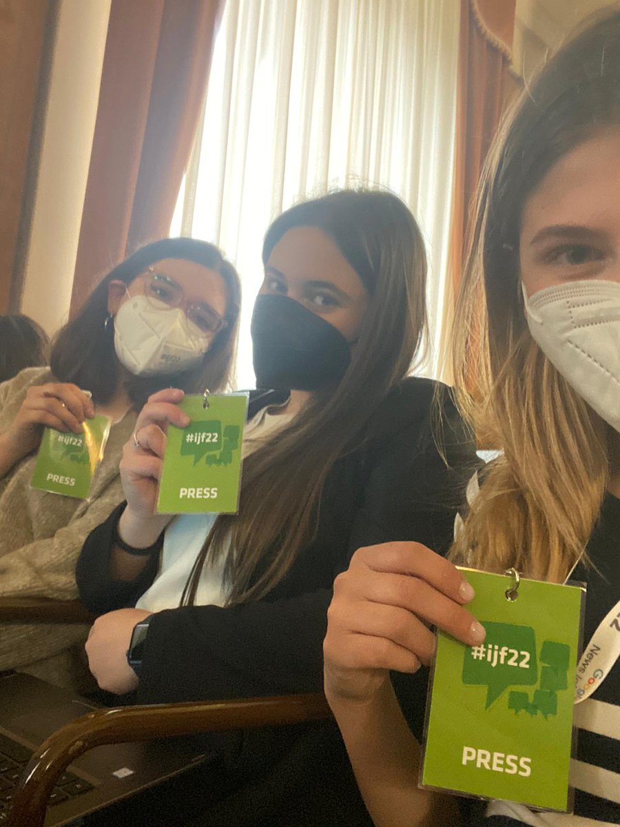 LSiringa's tweet photo. Anche oggi LaSiringa presente e attivissima al #IJF22💪
Tra un'intervista telefonica a Benedetta Tobagi dopo il suo intervento alla Sala dei Notari e incontri internazionali anche per questa seconda giornata possiamo considerarci soddisfatti!🤩
@journalismfest https://t.co/SarM2maqzO