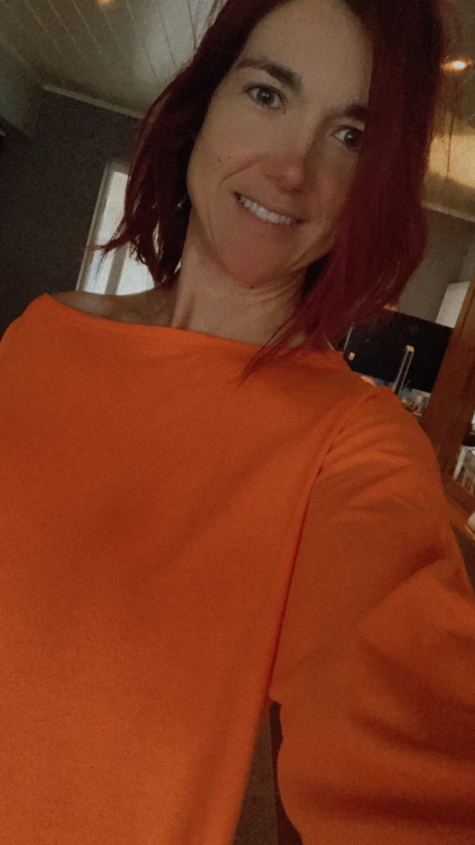 NathalieJoosens's tweet photo. Nieuwe oranje outfit 🤩
#loveorange https://t.co/0CWfaxo6kC