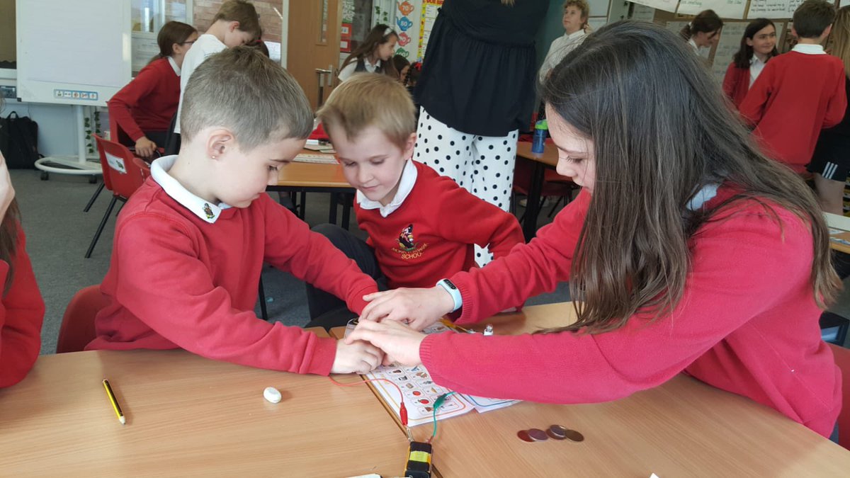 Otters_MP's tweet photo. A brilliant afternoon - Pine Martens taught Otters how to make an electrical circuit using instructions they wrote themselves. Great cooperation and listening all round 🤩⚡️ @MonktonParkSch https://t.co/dlbjJaoU3E