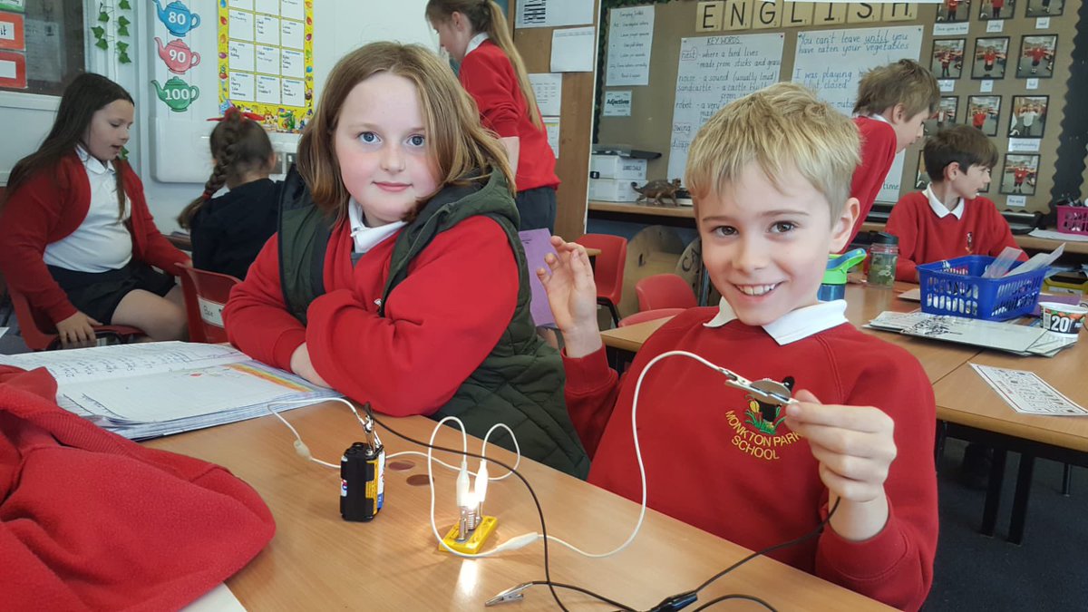 Otters_MP's tweet photo. A brilliant afternoon - Pine Martens taught Otters how to make an electrical circuit using instructions they wrote themselves. Great cooperation and listening all round 🤩⚡️ @MonktonParkSch https://t.co/dlbjJaoU3E