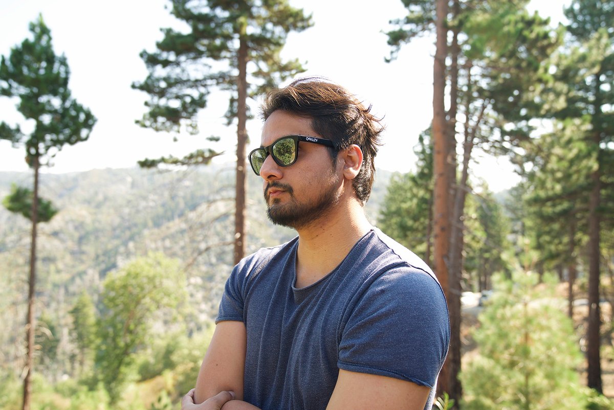 canyoncinema's tweet photo. 📣 Now available from Canyon Cinema: Three new films by Rajee Samarasinghe, including 𝙎𝙝𝙤𝙬 𝙈𝙚 𝙊𝙩𝙝𝙚𝙧 𝙋𝙡𝙖𝙘𝙚𝙨, 𝙈𝙞𝙨𝙚𝙧𝙮 𝙉𝙚𝙭𝙩 𝙏𝙞𝙢𝙚, and 𝙩𝙝𝙚 𝙥𝙖𝙨𝙩.✨

Info: https://t.co/CGK9cUS4Kq

#CanyonFilms https://t.co/Jrt6FPRfYL