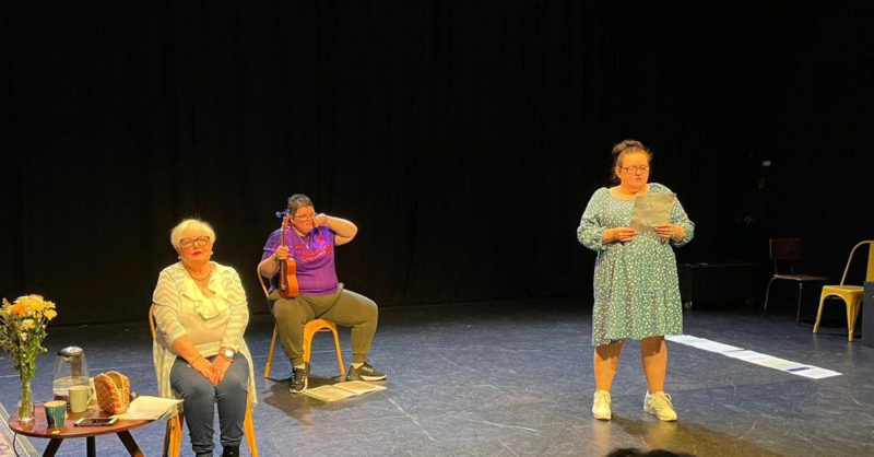 TheMACBelfast's tweet photo. Congratulations to the BA Theatre in Education students from @ArtEZUniversity, NL, who presented their work in the MAC last Sat after an 8 week residency.
They collaborated with communities from Old Park, South Belfast, Shankill, the Markets & Cliftonville.
#MACCreativeLearning https://t.co/iqjdpd5c28