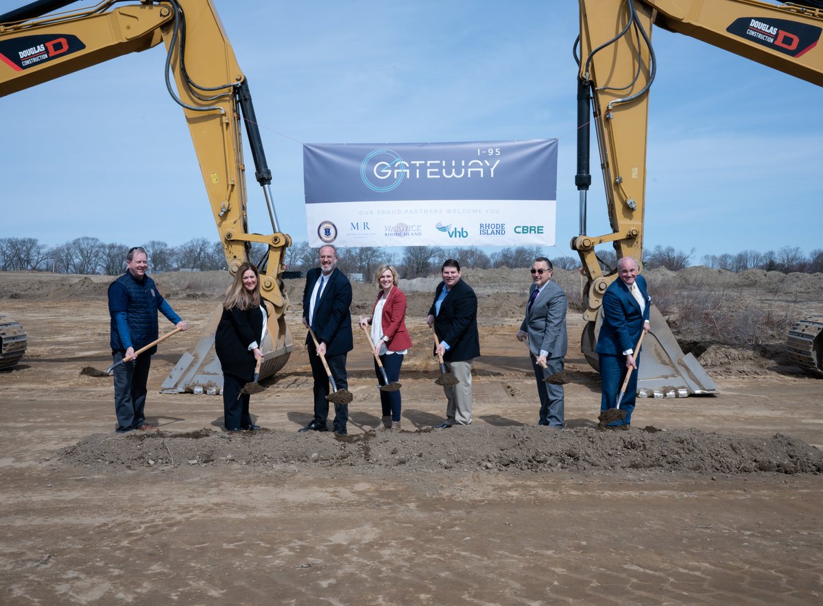 KadeanConstruct's tweet photo. Earlier this week, @NorthPointDev held an official groundbreaking ceremony for I-95 Gateway in Warwick, RI. We're excited to be the GC and to get started on this 491,496 SF bldg. 

#kadeanconstruct #generalcontractor #industrialconstruction #stlouisconstruction #groundbreaking https://t.co/HISKDxWYN1
